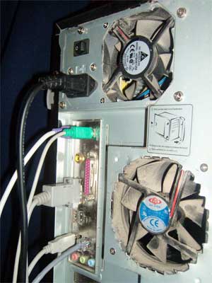 Удаление защитных сеток существенно снижает шум при работе вентиляторов и улучшает отвод тепла